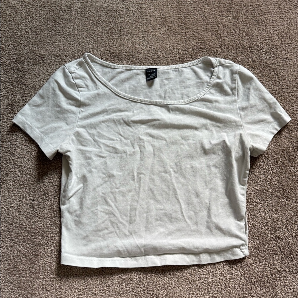 SHEIN Cream Short Sleeve Tee